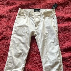Abercrombie & Fitch men’s skinny stretch white jeans. 32W by 32L